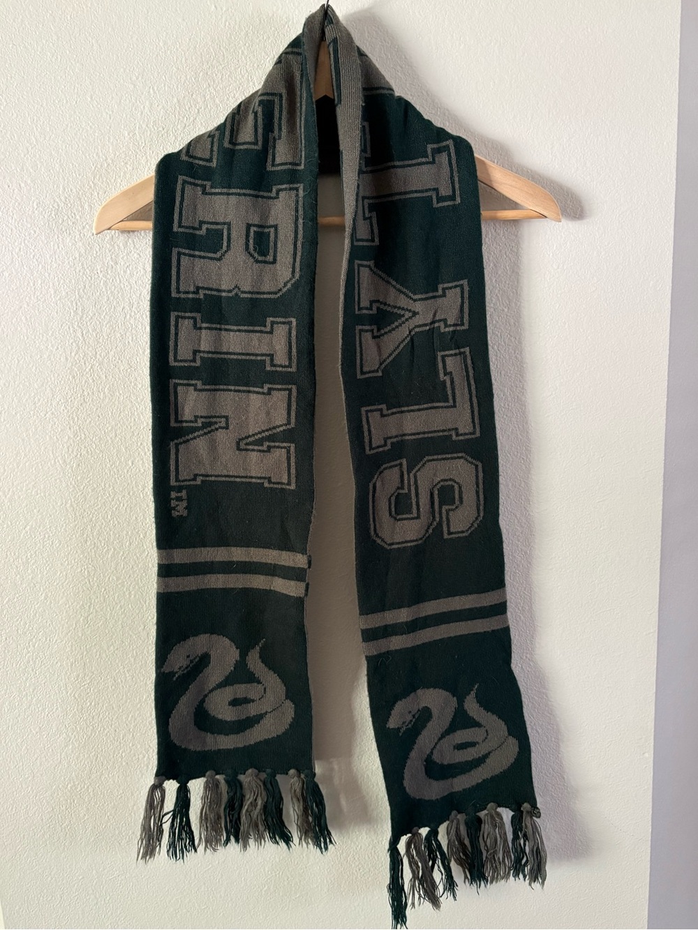 Harry Potter Slytherin Hogwarts Reversible Knit Scarf Green And Silver